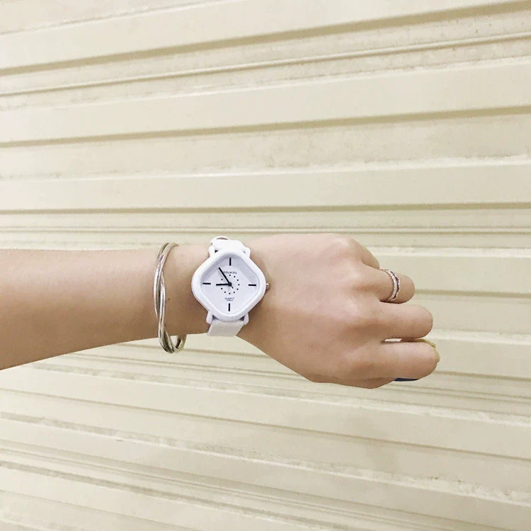 Women's Watch Alloy Case Genuine Leather Strap Rhombus Dial Fashion Simple Casual - Image 6
