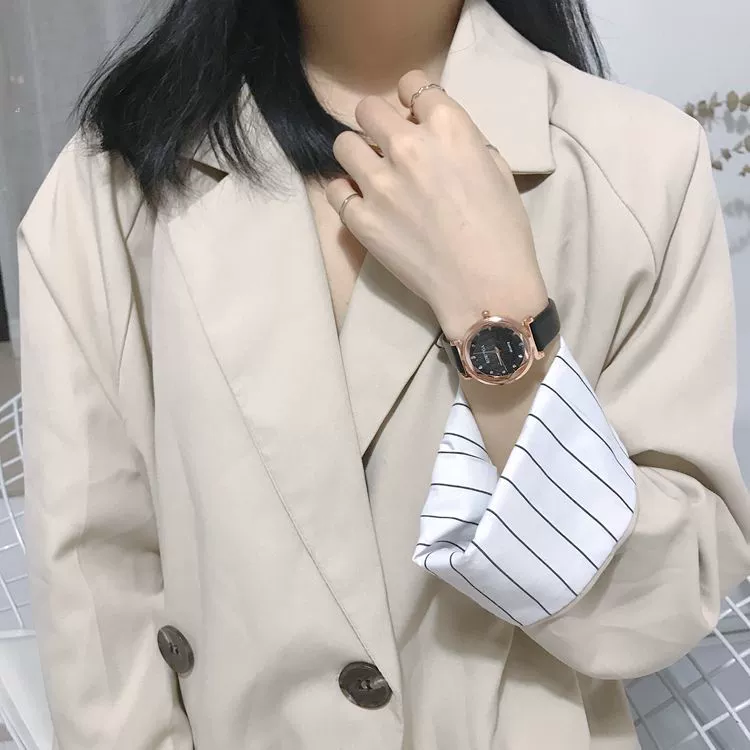Women's Watch Alloy Case Imitation Leather Strap Round Dial Leisure Style - Image 6