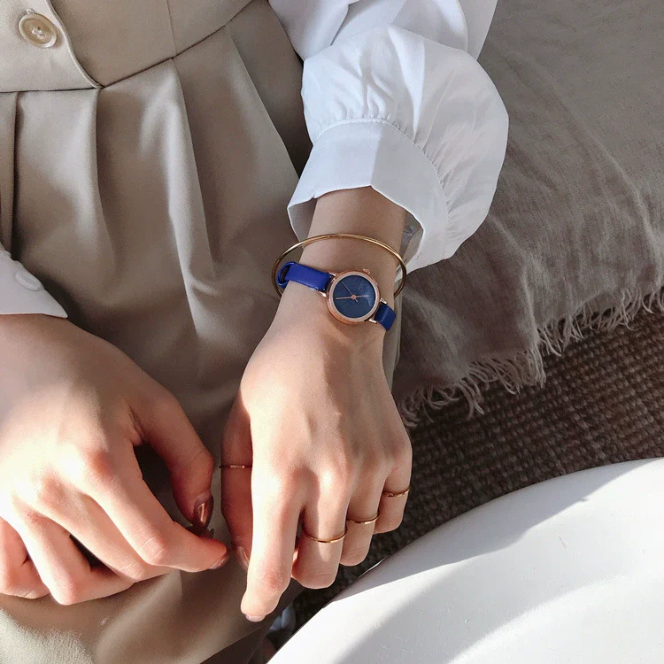 Women's Watch Alloy Case Imitation Leather Strap Round Dial Leisure Style - Image 12
