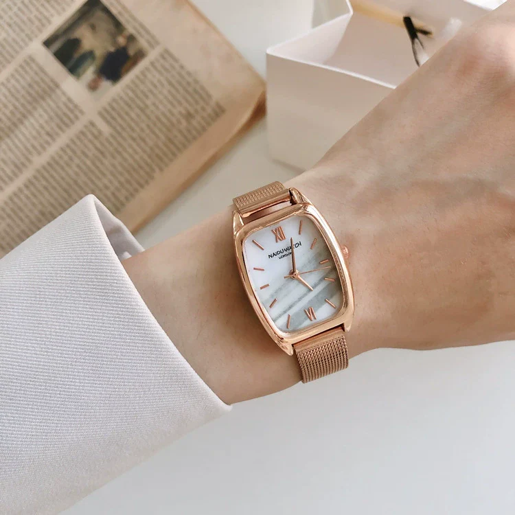 Women's Watch Alloy Stainless Steel Barrel Dial Retro Simple Elegant Leisure Style