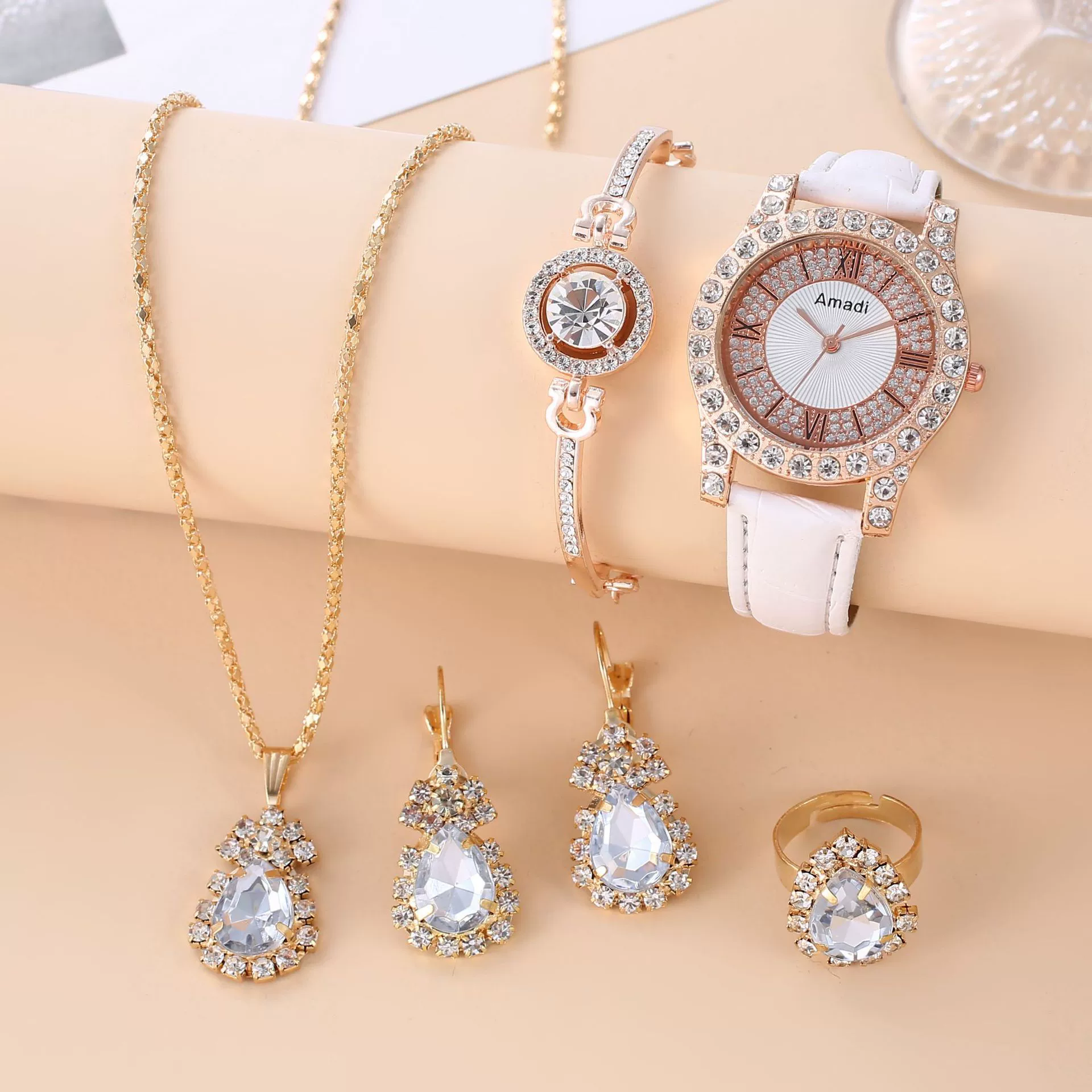 Women's Watch And Jewelry Set Alloy Gold Imitation Leather Round Dial Luxury Style - Image 12