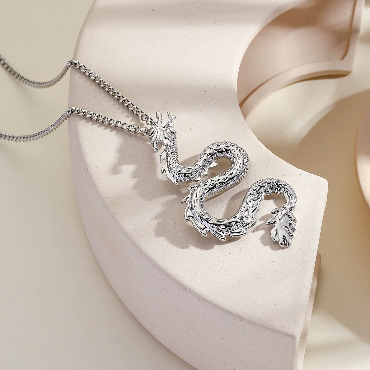 Women's Zodiac Dragon Pendant Necklace Zinc Alloy Ochain Electroplating Simple Geometric Style - Image 3