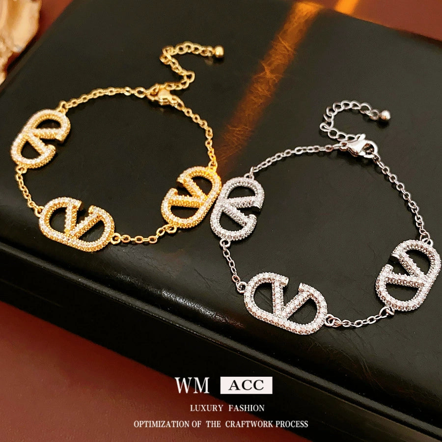 Zircon Microinlaid Letter Pig Nose Electroplated Highend Niche Bracelet Jewelry - Image 3